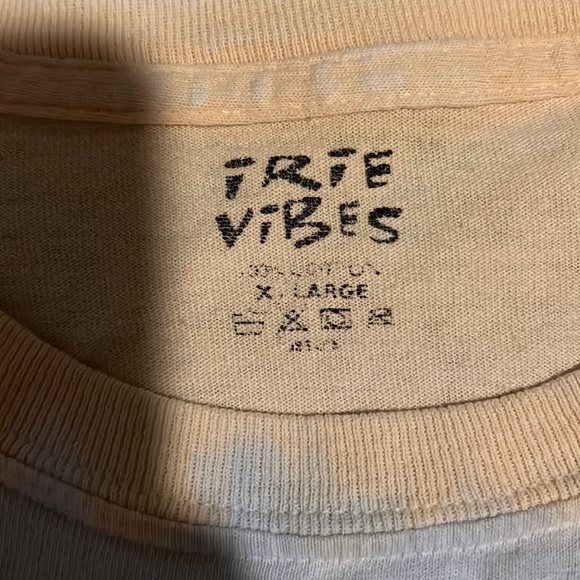 T-shirt - Picture 2 of 2